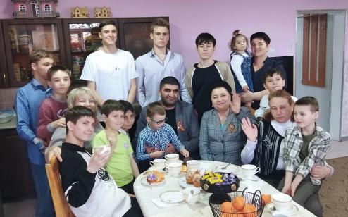 В преддверии светлого праздника Пасхи у нас в гостях депутаты В преддверии светлого праздника Пасхи у нас в гостях депутаты